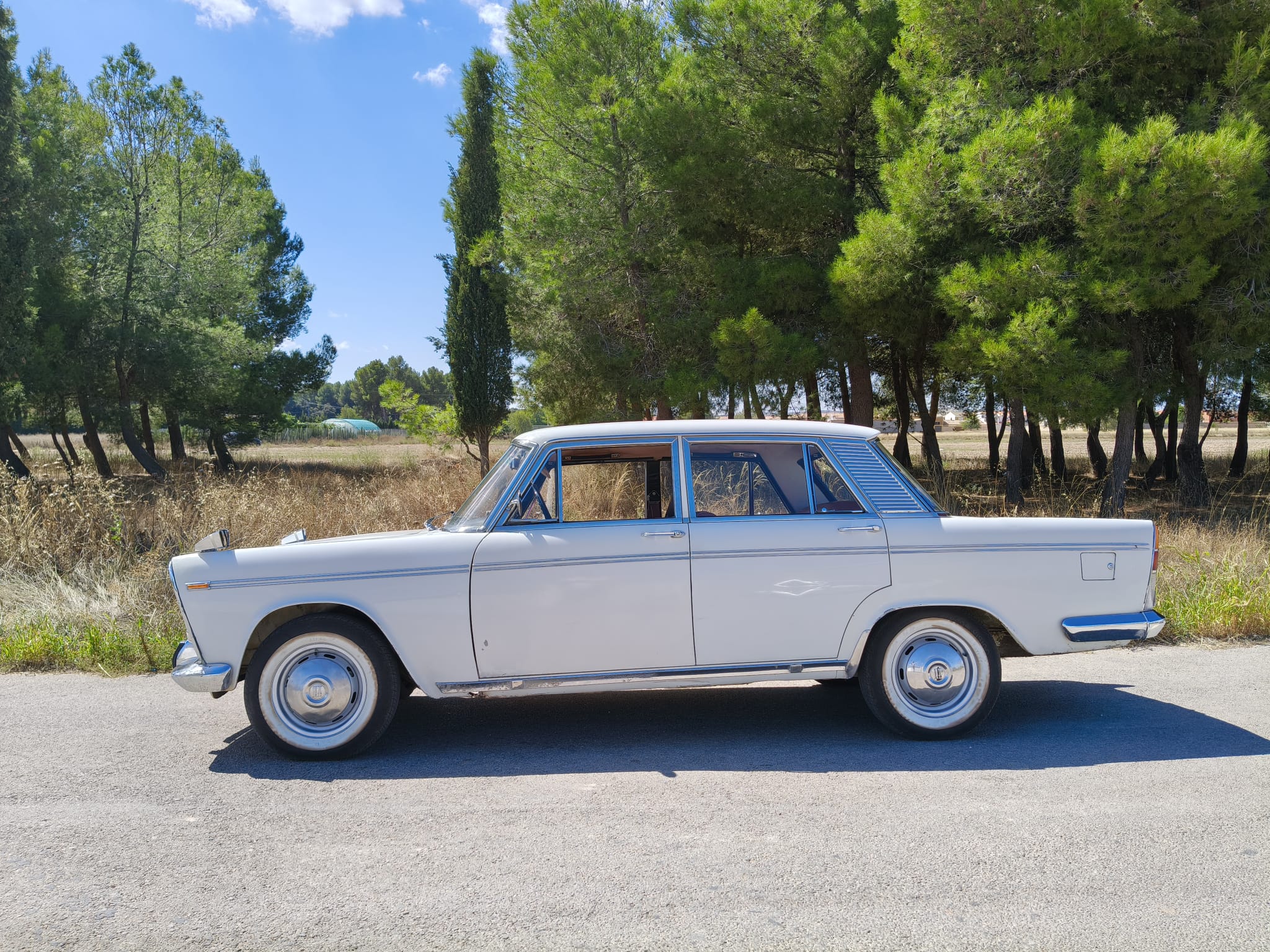 Vista lateral Seat 1500